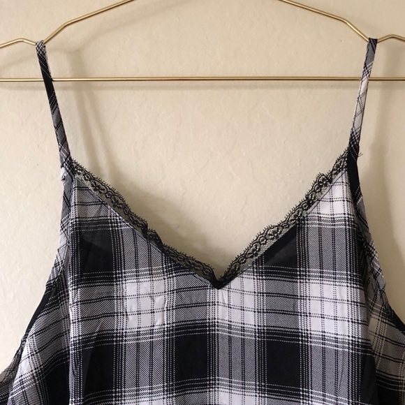 Black and White Plaid Dress - Picture 3 of 8